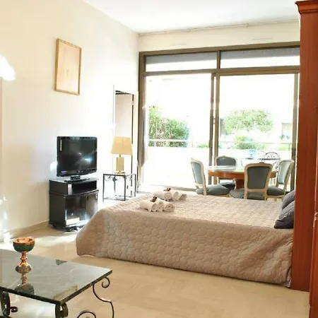 Gray D'albion Lou511 Apartment *